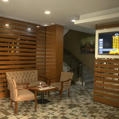 Liv Suit Hotel