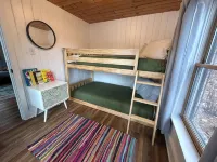 Lakefront Cabin - Hot Tub, Kayaks, Canoe, Pedal Boat, Fishing Dock- Pet Friendly - Chalets