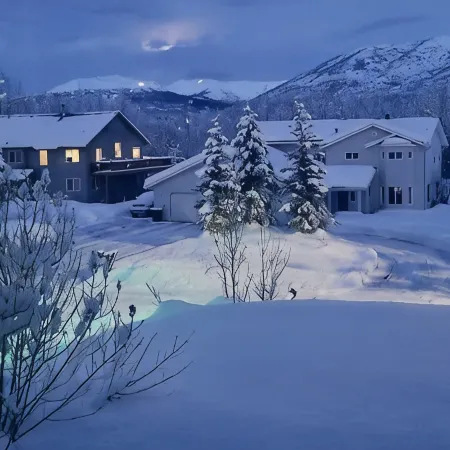 Luxury Alaska Retreat w/ Hot Tub, Rain Shower & Mountain/Ski Views • Sleeps 16