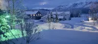 Luxury Alaska Retreat w/ Hot Tub, Rain Shower & Mountain/Ski Views • Sleeps 16 - อ่างจากุชชี่