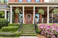 PARADISE FOUND<br>Lakefront - Pool - Beautiful Views - 4 stelle