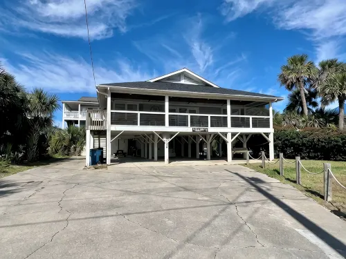Palmetto Dream is a 4-bedroom 2.5 bath house located on 2nd Row with Great Views - 4 étoiles