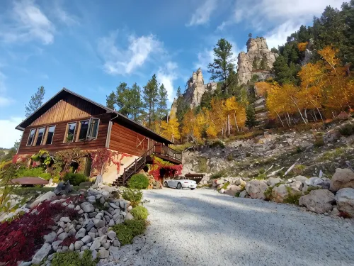 Spearfish canyon vacation home 15 minutes from Terry Peak Ski Area & Deadwood. - Boutique