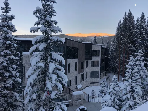 The "Powder Day" of Ski Condos! Ski-in Ski-Out, Great Vibe, Chef's Kitchen + EV! - Boutique