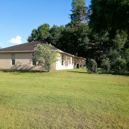 CLEAN, COMFORTABLE, FULLY PRIVATE UNIT IN GATED COMMUNITY