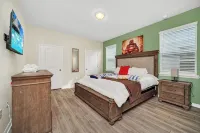 Orlando Oasis: Luxury 8Br Villa with Private Pool,  Close to Disney - Private Pools