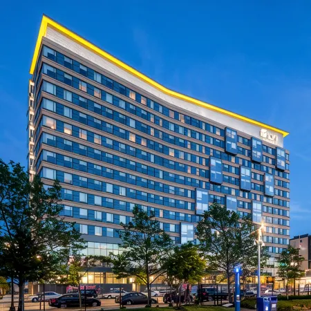 Aloft Boston Seaport District