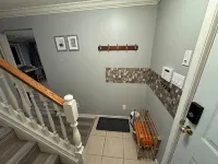 Bright & Cozy Modern Private Suite | Richmond - 3-نجوم