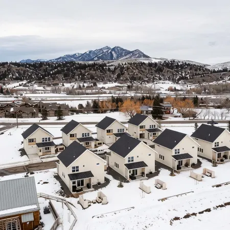 Luxury Stand Alone Condo, Minutes from Downtown Bozeman, Garage & Outdoor Patio