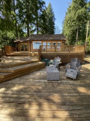 Stunning Views - New Listing, Waterfront Cottage - 4-Sterne