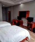 Fengxin Tiantian Holiday Hotel - parking