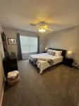 Cozy 3 bedroom 2 bath with views of the River - Boutique