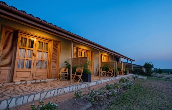 Acacia Wilderness Mweya