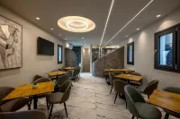 Kudos Suites Firostefani - Boutique