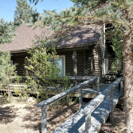 Glendo Log Home Close to Lake