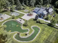 Luxury Mansion Retreat near Lake George and Saratoga - Swimmingpools