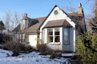 Fabulous house with sun-doors and patio - Large mature garden. Mountain views. - 4 étoiles