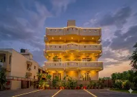 Hotel R 41-Luxury Stay Near Jaipur City Center - Bed and Breakfasts