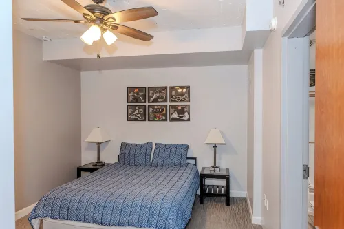 Downtown Sandusky Waterfront Chesapeake Condo-Cedar Point - Hot Tub