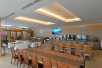KARIYUSHI LCH.RESORT on The Beach - breakfast
