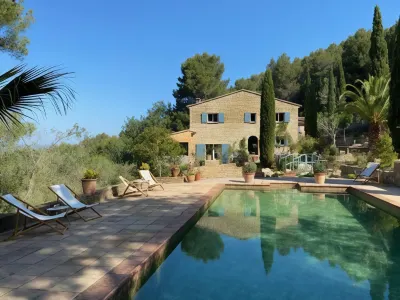 La Bastide du Beausset-Vieux Hotels in Le Beausset