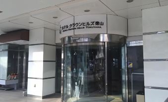 1. Hotel Cr..