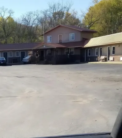 Spillway Motel