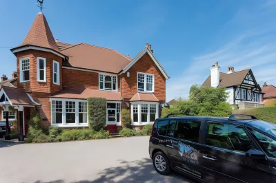 The Lawn Guest House Gatwick Hotel a Redhill