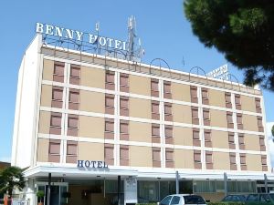 Benny Hotel