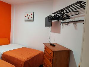 Low Cost Room Plaza de Hierro II