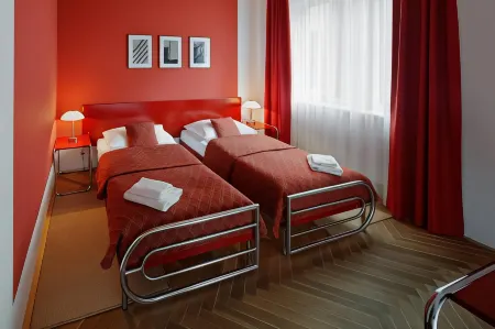 Axa Hotel Отели рядом с достопримечательностью «Don Giovanni Puppet Theater»