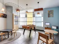 B&B HOME Paris Nord 18ème Hotels in Saint-Denis