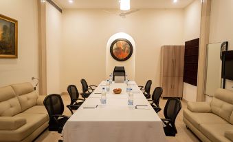 4. Hotel Gr..