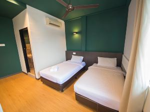 Room V at Jalan Jenang