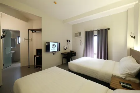 U Hotels Makati Отели в г. Манила