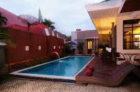 Savali Hotel - Swimmingpools