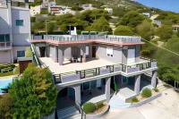 Spacious House with Seaview Hôtels à : Porto Rafti