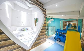 Gapyeong Little Bee Kids Poolvilla Pension