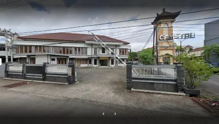 Crystal City Hotel Отели в г. Pagesangan Timur