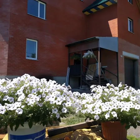 Na Novo-Revolyutsionnoy Guest House