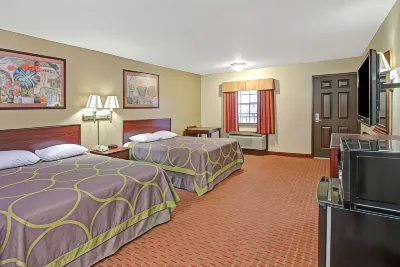 Super 8 by Wyndham Shawnee Hotels in Shawnee