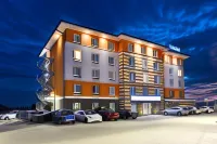Kyriad Pontarlier - parking
