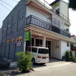Ganeta Homestay Syariah Hotel di Gedangan