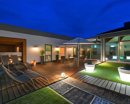 ลันด์โฮเทล ชนุค โรงแรมในSchneverdingen