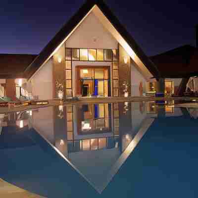 Zephyr Ifrane Hotel Exterior