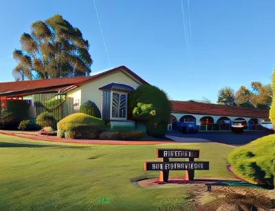 McNevins Warwick Motel Các khách sạn ở Warwick