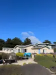캠브리아 랜딩 인 & 스위트 The Old Santa Rosa Creek Chapel 주변 호텔