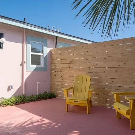 Haley's Court Boutique Motel
