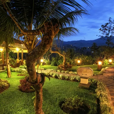 Shanti Natural Panorama View Hotel Отели рядом с достопримечательностью «Водопад Гит-Гит»