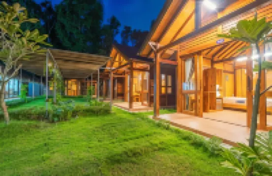 Green Bungalow Phu Quoc Hotels near Ong Lang